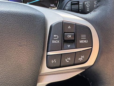 Used 2022 Ford Explorer XLT w/ Equipment Group 202A image 18