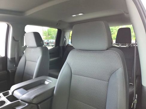 Used 2019 Chevrolet Silverado 1500 Custom Trail Boss w/ Custom Convenience Package AWD/4WD image 19