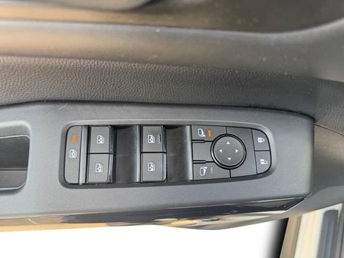 Used 2023 Nissan Pathfinder SV FWD image 10