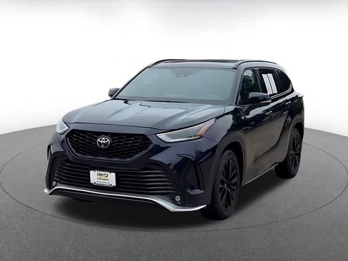 Used 2024 Toyota Highlander XSE FWD image 7