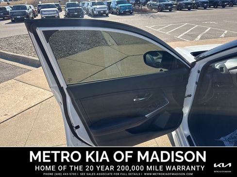 Used 2022 Nissan Sentra SR w/ Midnight Edition image 11