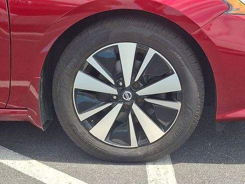 Used 2020 Nissan Altima 2.5 SV FWD image 8
