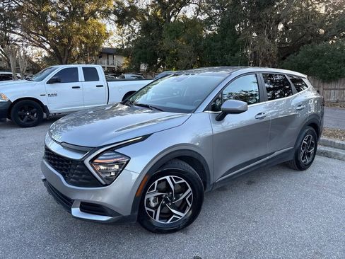 Used 2024 Kia Sportage LX image 2