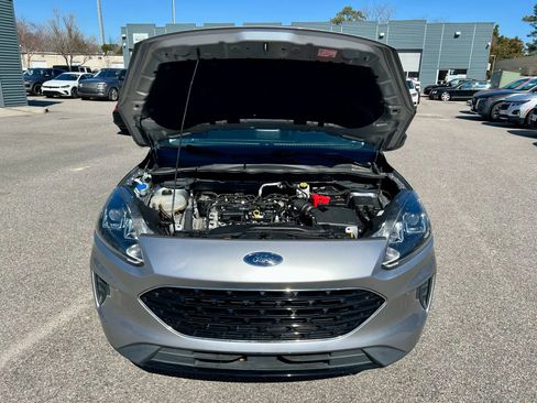 Used 2021 Ford Escape SE w/ SE Sport Appearance Package image 8