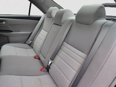 Used 2015 Toyota Camry LE image 16