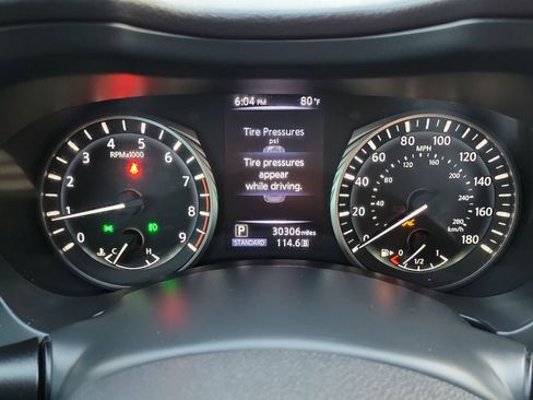 Used 2018 INFINITI Q50 Luxe w/ Essential Package (3.0T Luxe) RWD image 15