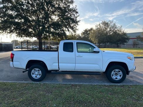Used 2020 Toyota Tacoma SR image 6