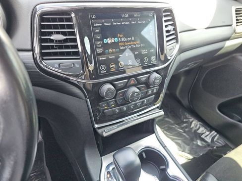 Used 2021 Jeep Grand Cherokee Laredo X AWD/4WD image 32