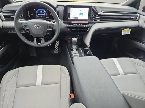 Used 2026 Toyota Camry SE FWD image 14