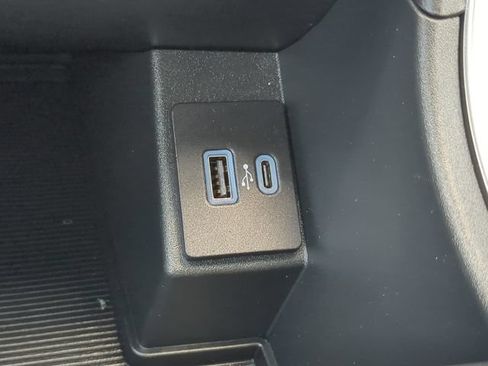 Used 2023 Ford Edge SEL AWD/4WD image 25