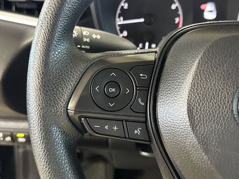 Used 2025 Toyota Corolla LE image 21