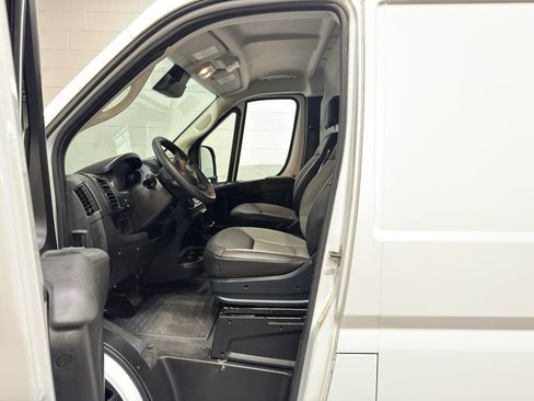 Used 2025 RAM ProMaster 3500 w/ Convenience Group FWD image 10