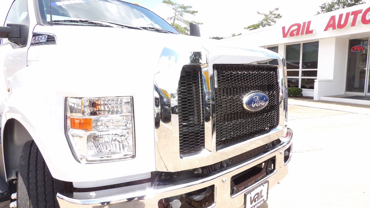 Used 2023 Ford F650 2WD Regular Cab Super Duty image 36