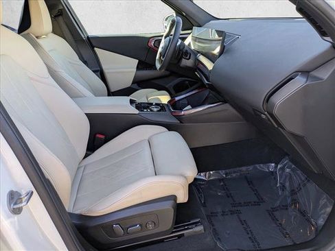 Used 2025 BMW X3 xDrive30i w/ Premium Package image 22