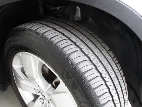 Used 2022 Volvo XC40 T5 Momentum image 83