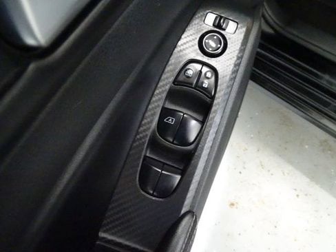 Used 2024 Nissan Altima 2.5 SV FWD image 10