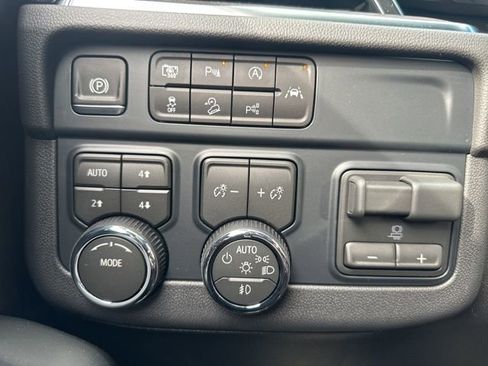 New 2026 Chevrolet Suburban Premier w/ Sun And Tow Package image 28