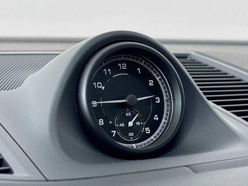 New 2026 Porsche Macan image 17