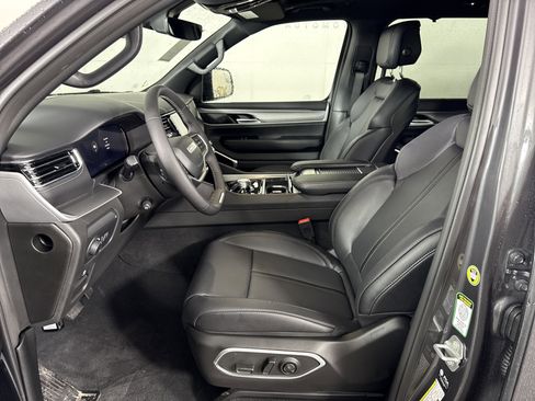 New 2026 Jeep Grand Wagoneer Limited AWD/4WD image 12