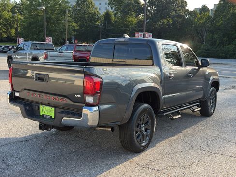 Used 2020 Toyota Tacoma SR5 RWD image 8