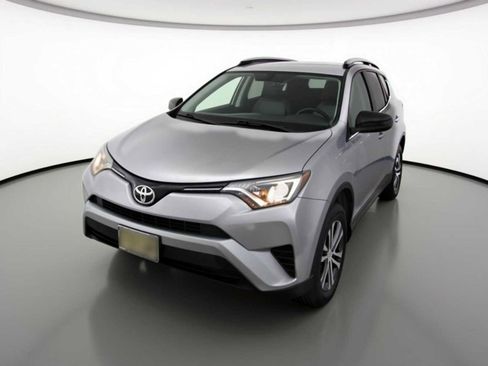 Used 2016 Toyota RAV4 LE image 1