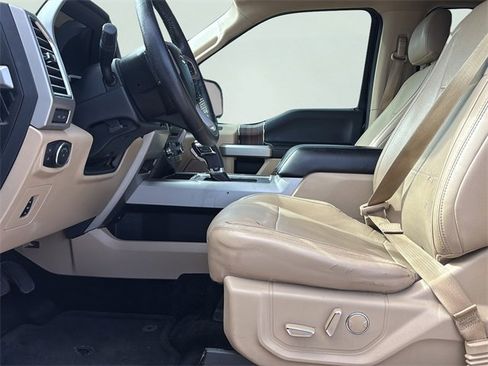 Used 2015 Ford F150 Lariat image 21