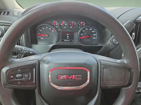 Used 2020 GMC Sierra 1500 4x4 Crew Cab w/ Sierra Value Package image 4