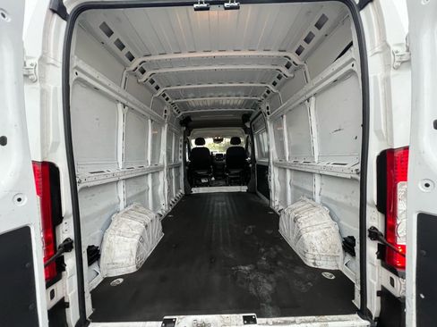 Used 2023 RAM ProMaster 2500 FWD image 16