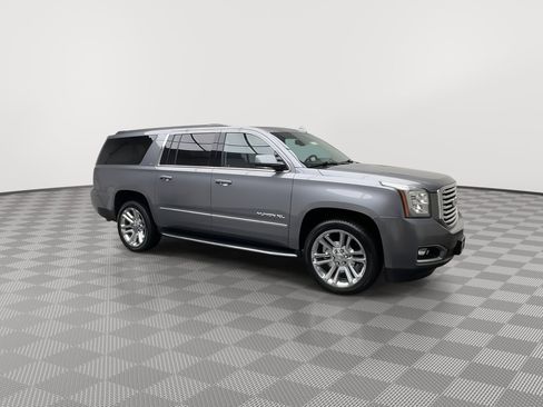 Used 2020 GMC Yukon XL SLT w/ Premium Edition image 45