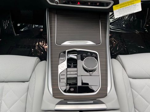 Used 2026 BMW X5 sDrive40i image 11