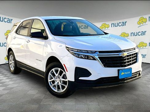Used 2023 Chevrolet Equinox LS image 1