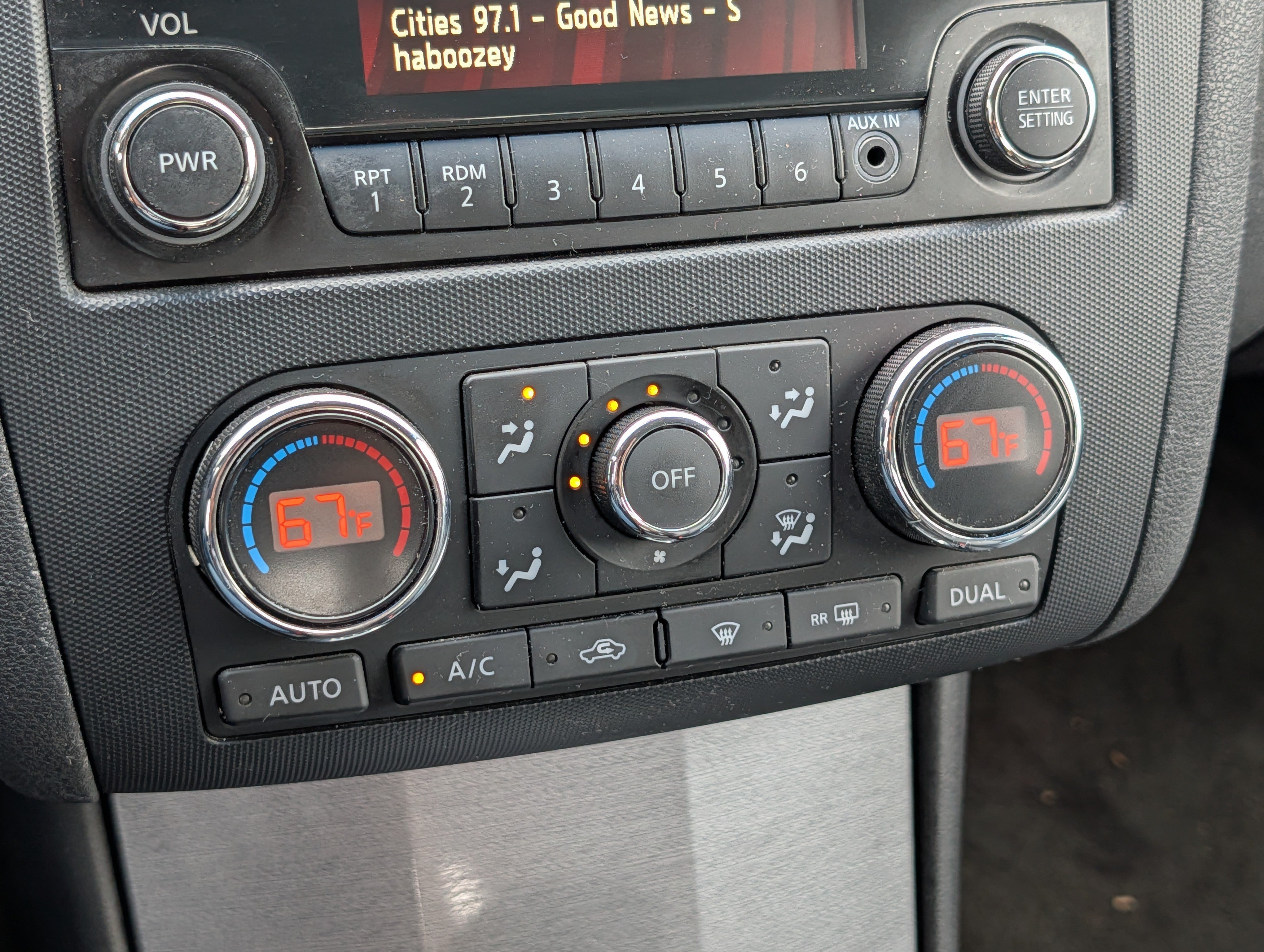 Used 2012 Nissan Altima 2.5 SL w/ 2.5SL Pkg FWD image 23