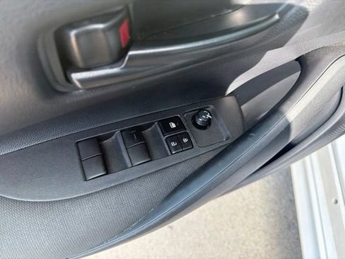 Used 2025 Toyota Corolla LE FWD image 5
