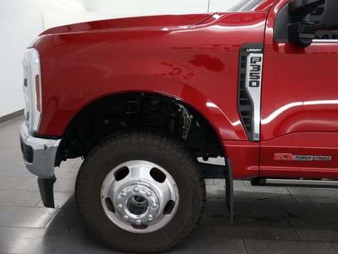 Used 2024 Ford F350 Lariat w/ Lariat Ultimate Package AWD/4WD image 39