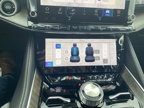 New 2022 Jeep Grand Wagoneer Series II image 21