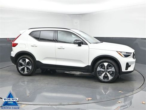New 2026 Volvo XC40 B5 Core w/ Climate Package image 1