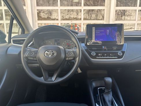 Used 2025 Toyota Corolla LE image 33