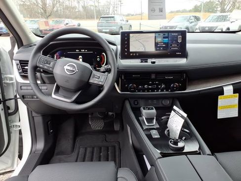 New 2026 Nissan Rogue Platinum image 9