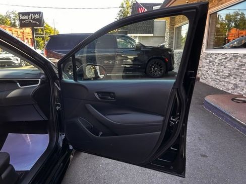 Used 2024 Toyota Corolla LE FWD image 11