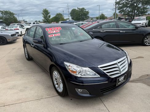 Used 2009 Hyundai Genesis 3.8 RWD image 2