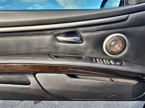 Used 2013 BMW M3 Convertible image 19