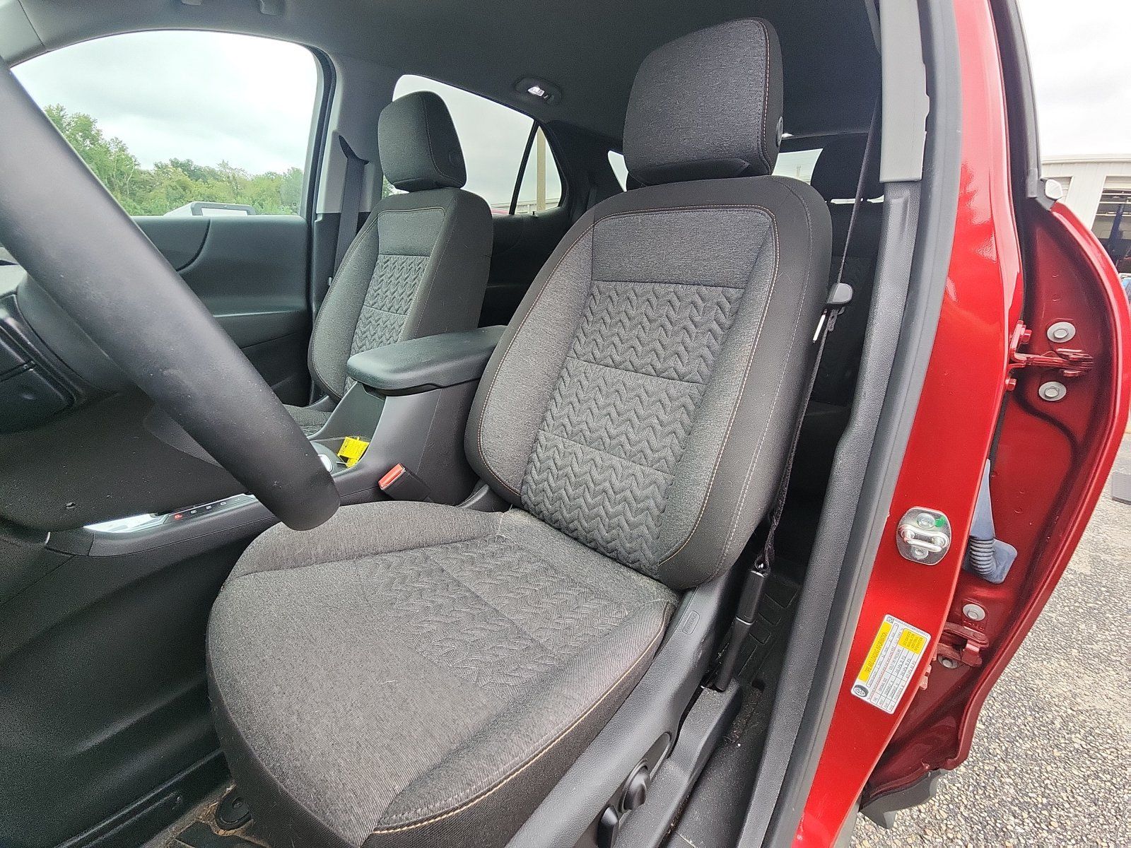 Used 2024 Chevrolet Equinox LT FWD image 18
