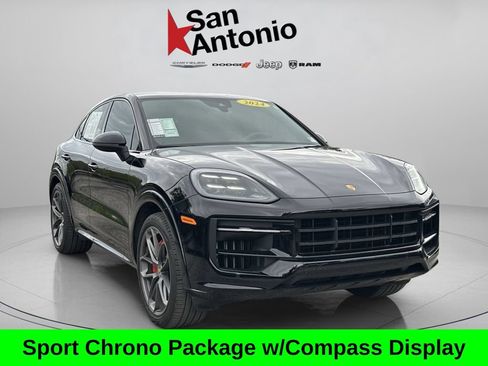 Used 2024 Porsche Cayenne S AWD/4WD image 3
