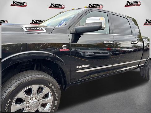 Used 2022 RAM 2500 Limited image 12