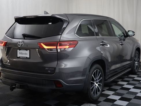 Used 2017 Toyota Highlander SE AWD/4WD image 18