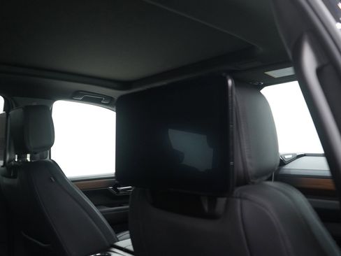 Used 2025 GMC Yukon Denali w/ Denali Reserve Package image 14