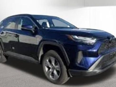 Used 2025 Toyota RAV4 XLE FWD image 2