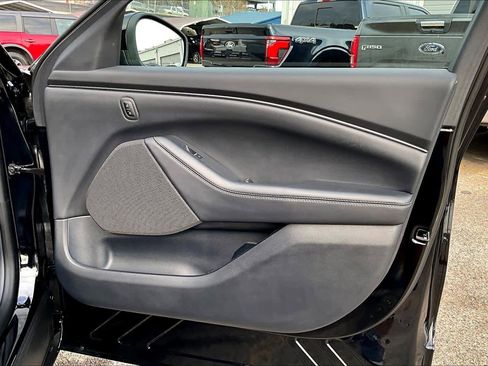 Used 2025 Ford Mustang Mach-E Select image 27