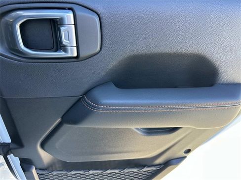 Used 2022 Jeep Gladiator Mojave w/ LED Lighting Group image 22