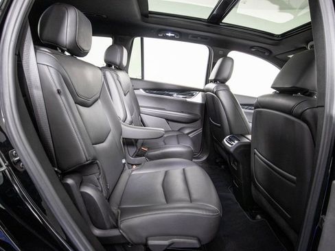 Used 2025 Cadillac XT6 Premium Luxury image 12